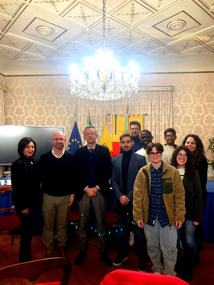 la Delegazione i Ken ONLUS incontra il Sindaco di Napoli per il Sostegno alla Comunità LGBT+